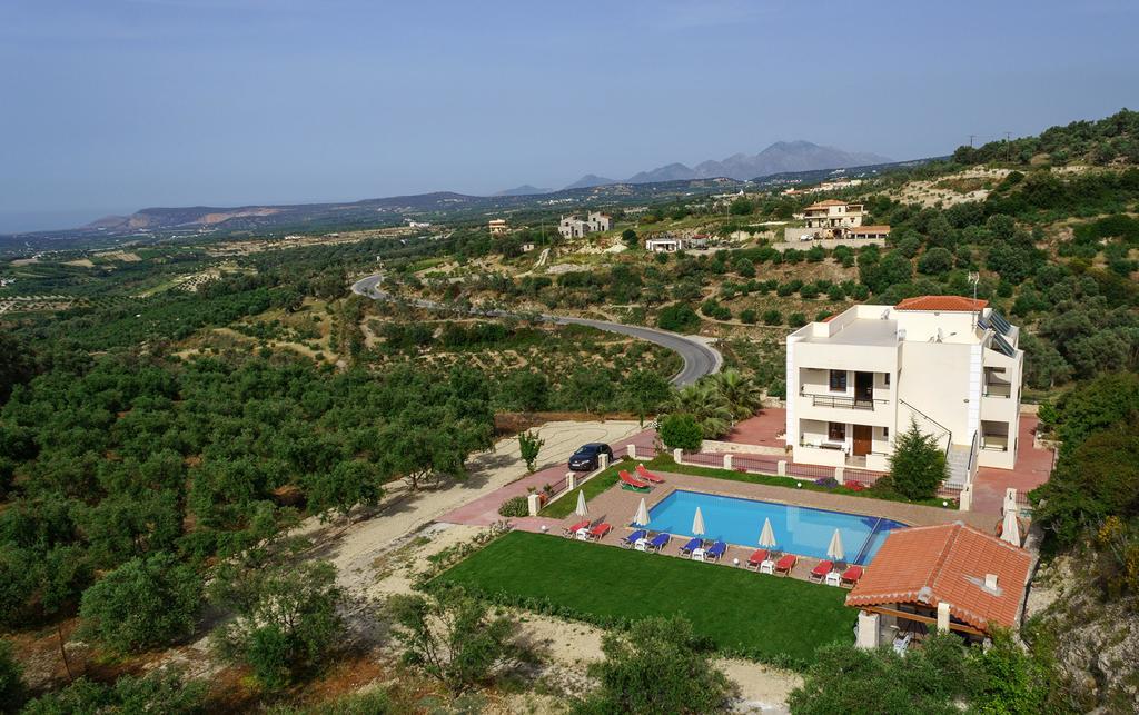 Villa Laga With Pool, 300M To Taverns, Childrens Area, Bbq! Kirianna Exterior photo