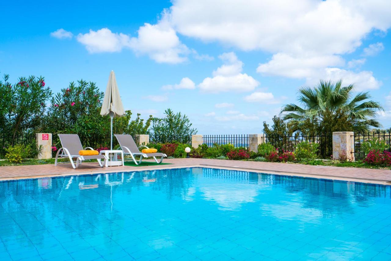 Villa Laga With Pool, 300M To Taverns, Childrens Area, Bbq! Kirianna Exterior photo