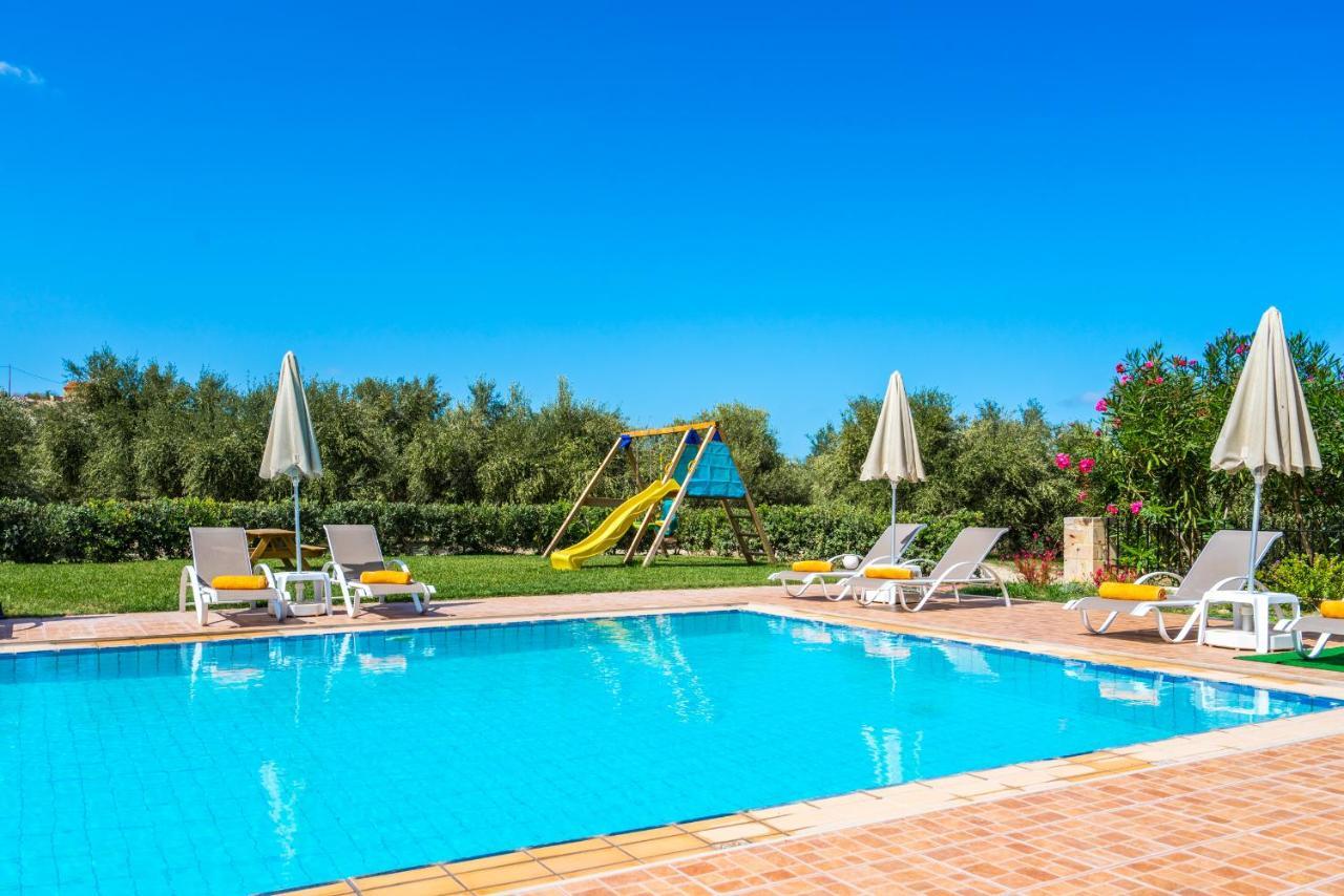 Villa Laga With Pool, 300M To Taverns, Childrens Area, Bbq! Kirianna Exterior photo